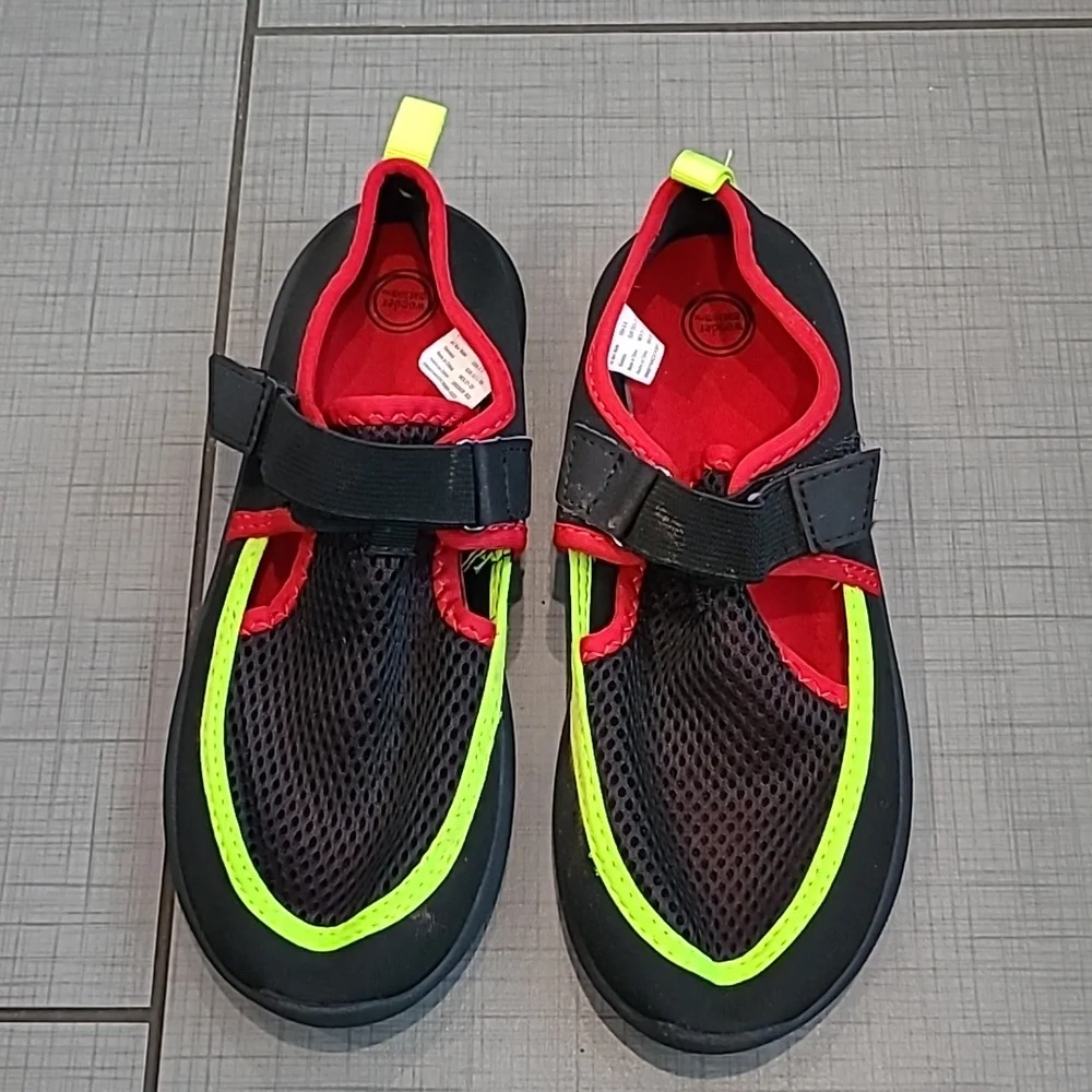 Wonder Nation Water Shoes Size2/3